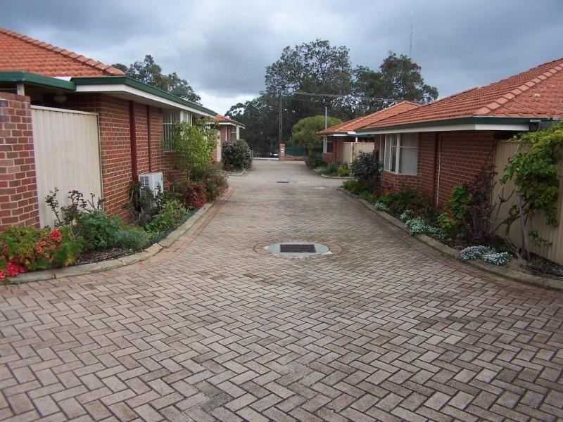 4/21 Central Road, Kalamunda WA 6076