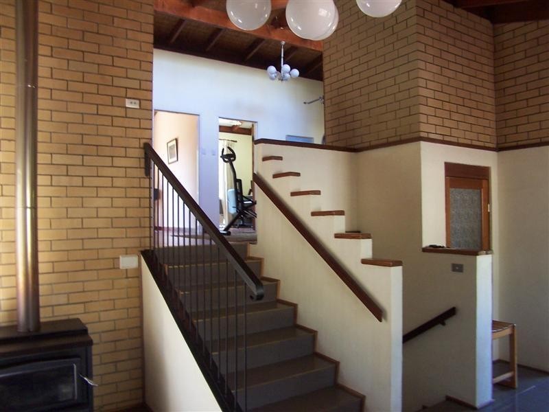 27 Watsonia Road, Gooseberry Hill WA 6076