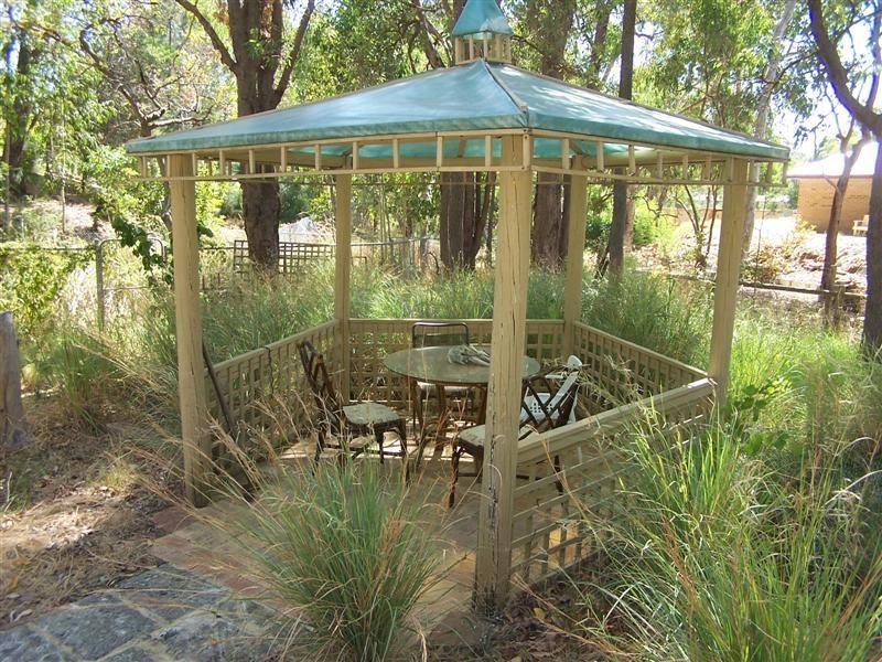 27 Watsonia Road, Gooseberry Hill WA 6076