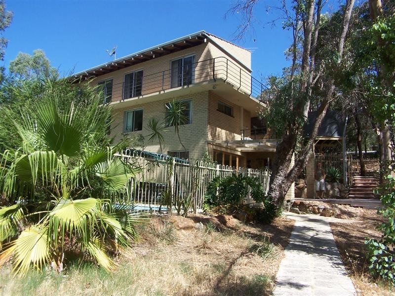 27 Watsonia Road, Gooseberry Hill WA 6076