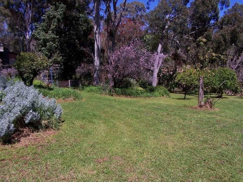 30 Marri Crescent, Lesmurdie WA 6076