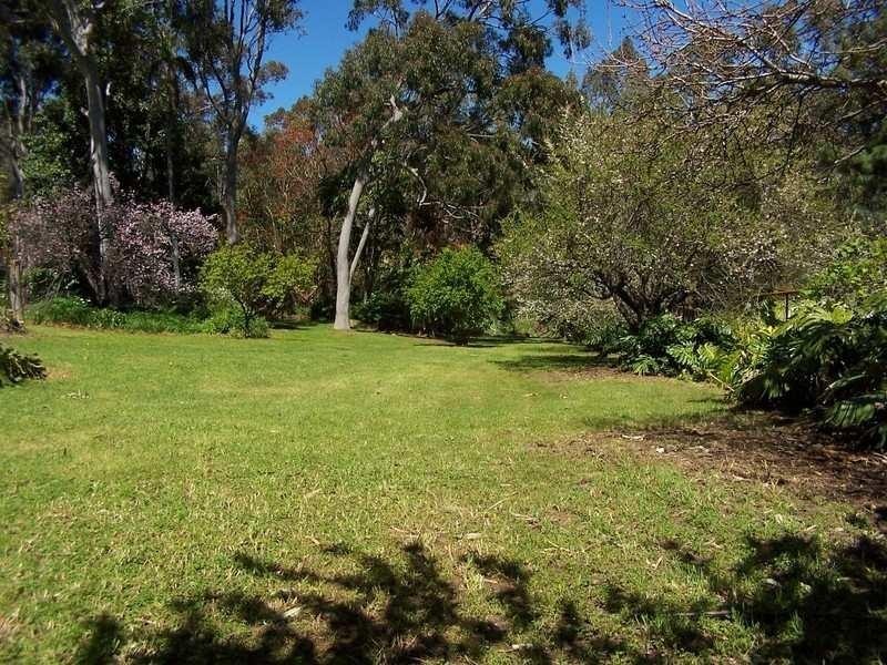 30 Marri Crescent, Lesmurdie WA 6076