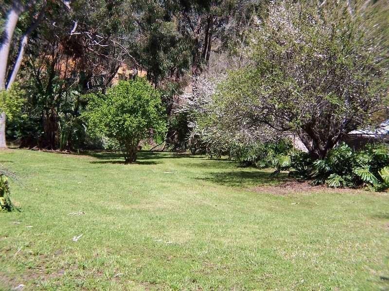 30 Marri Crescent, Lesmurdie WA 6076