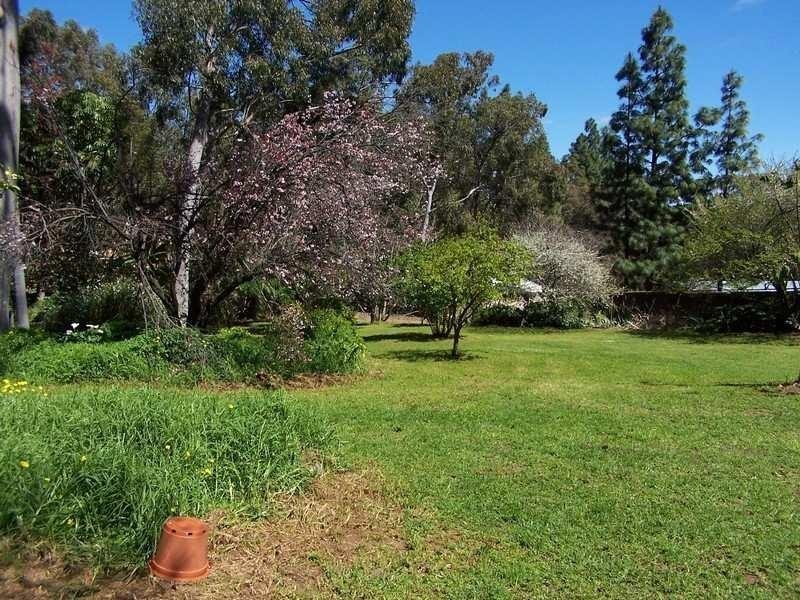 30 Marri Crescent, Lesmurdie WA 6076