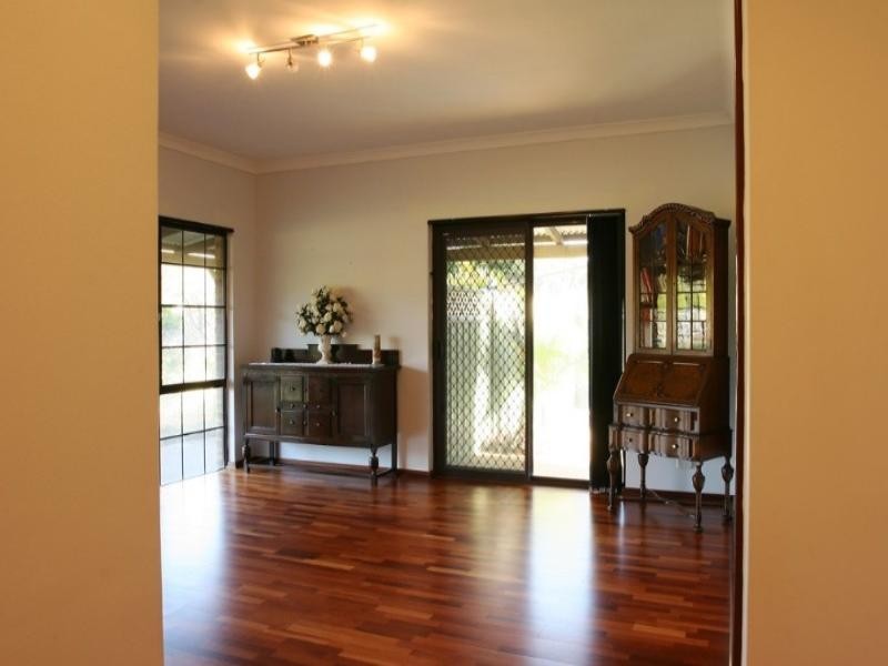 37 Hawkvalley Crescent, Maida Vale WA 6057