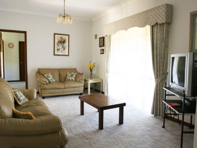 37 Hawkvalley Crescent, Maida Vale WA 6057