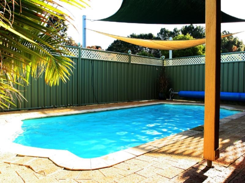 37 Hawkvalley Crescent, Maida Vale WA 6057