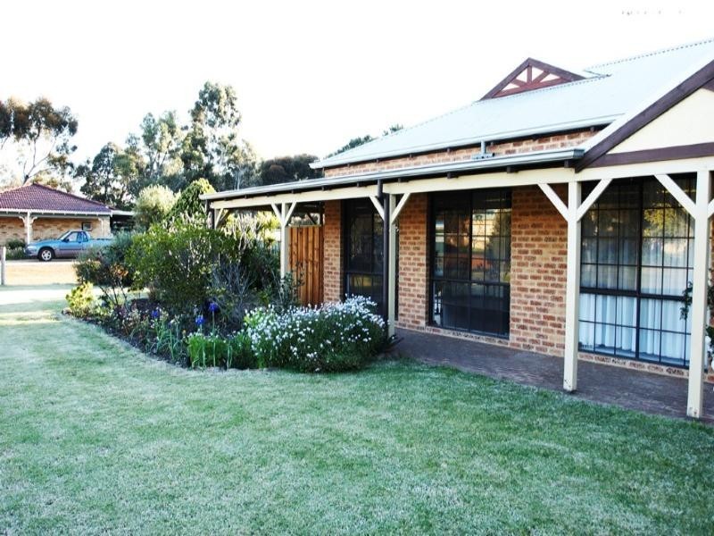 37 Hawkvalley Crescent, Maida Vale WA 6057