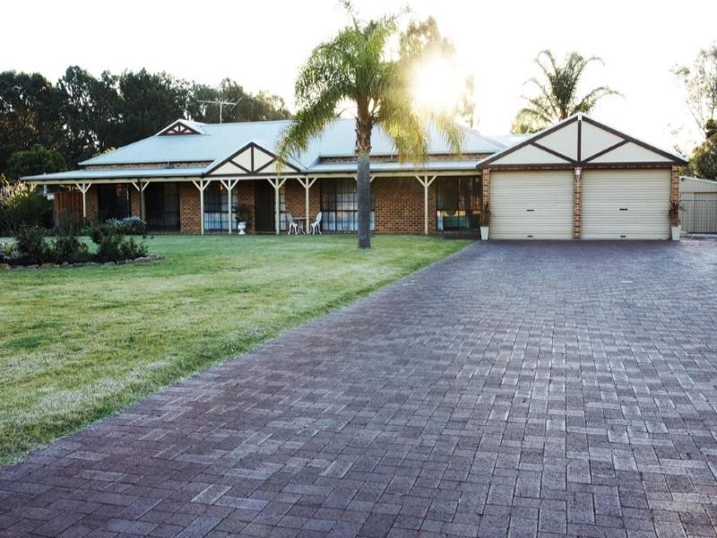 37 Hawkvalley Crescent, Maida Vale WA 6057