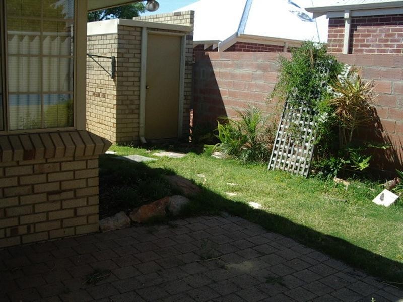 2/65 McMasters Street, Victoria Park WA 6100