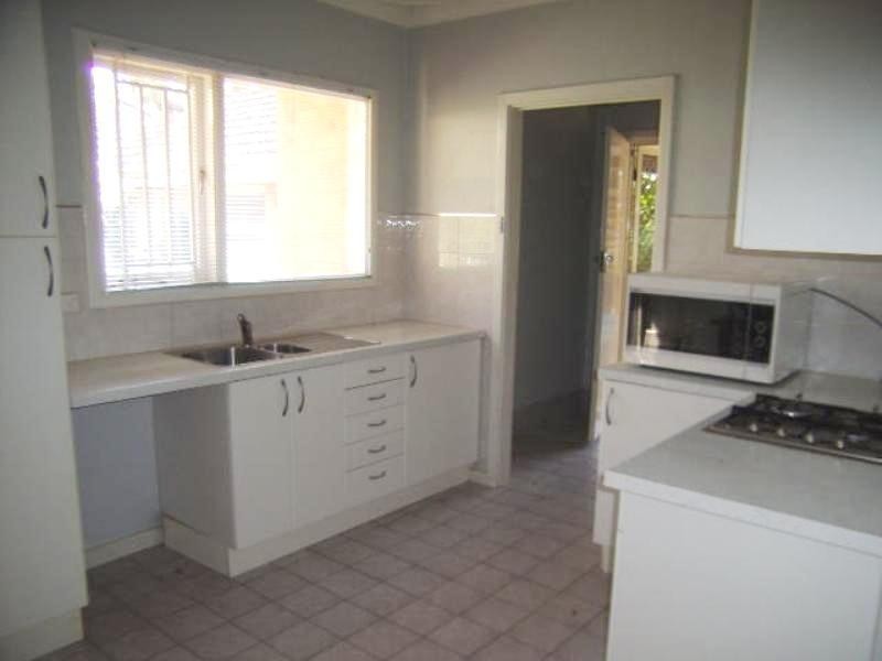 17 Stanley Street, Maida Vale WA 6057