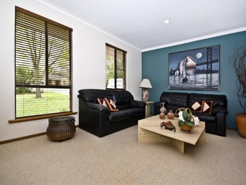 22 Cootamundra Way, Maida Vale WA 6057