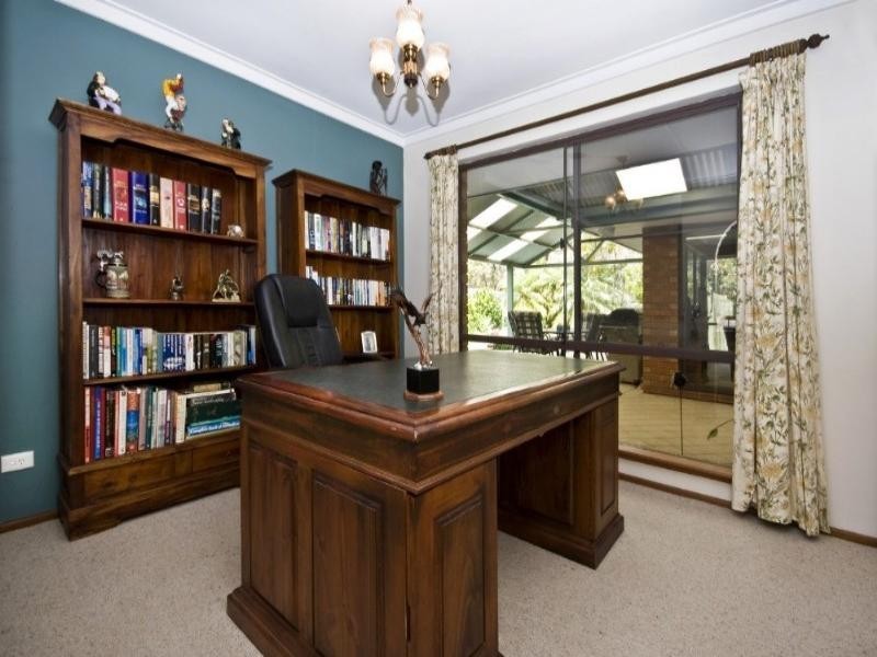 22 Cootamundra Way, Maida Vale WA 6057