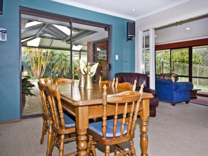 22 Cootamundra Way, Maida Vale WA 6057