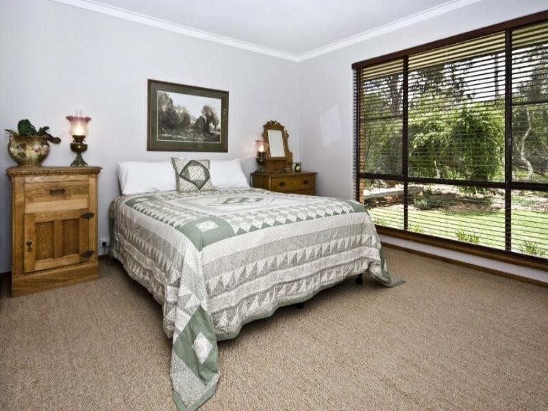 22 Cootamundra Way, Maida Vale WA 6057