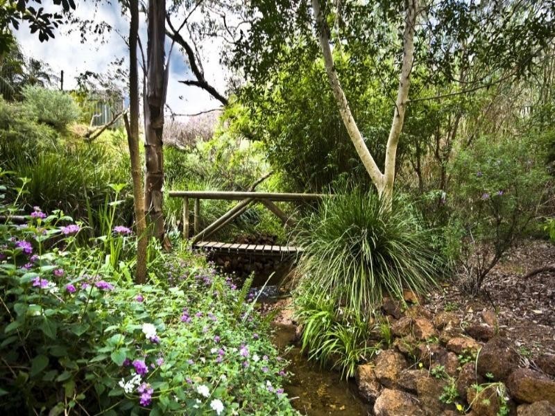 22 Cootamundra Way, Maida Vale WA 6057