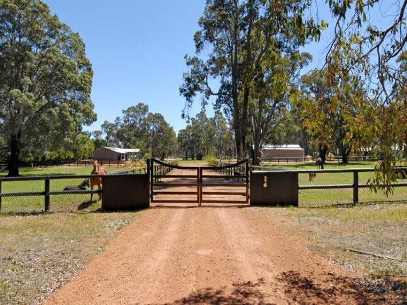989 Brookton Highway, Roleystone WA 6111