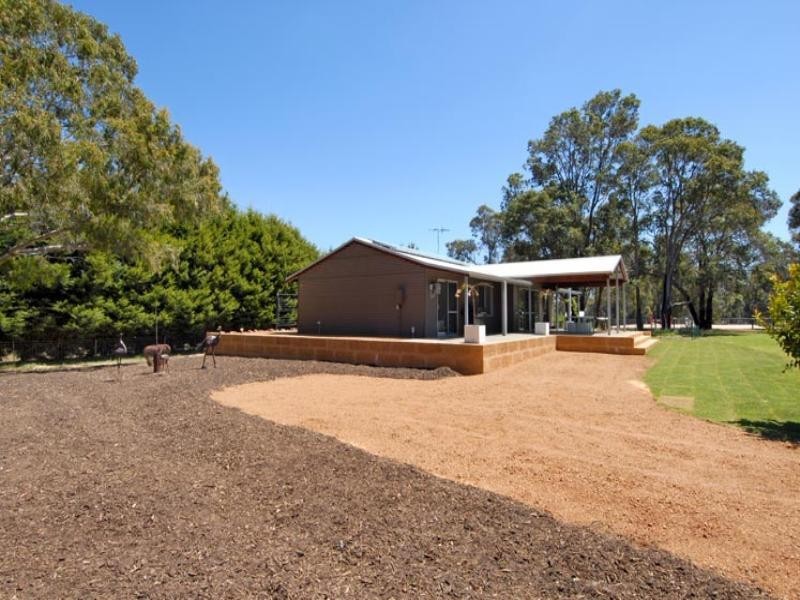 989 Brookton Highway, Roleystone WA 6111