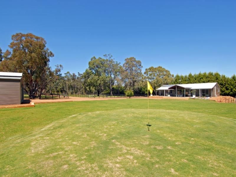 989 Brookton Highway, Roleystone WA 6111