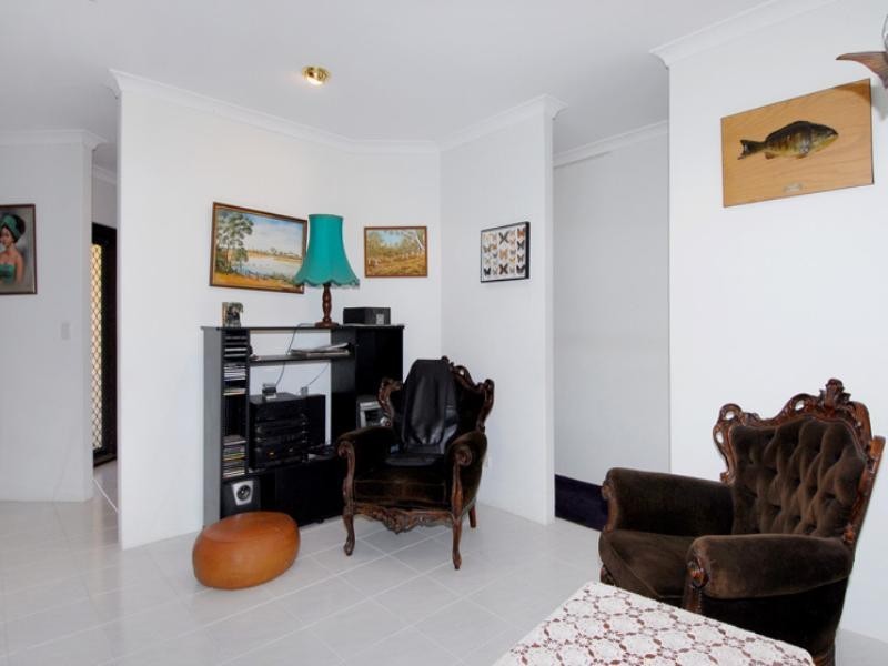 122 Victoria Road, Wattle Grove WA 6107