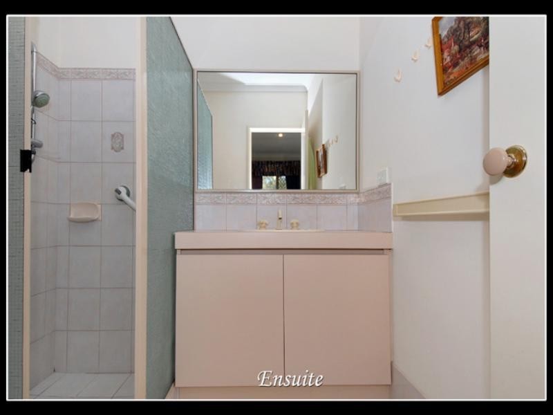 122 Victoria Road, Wattle Grove WA 6107