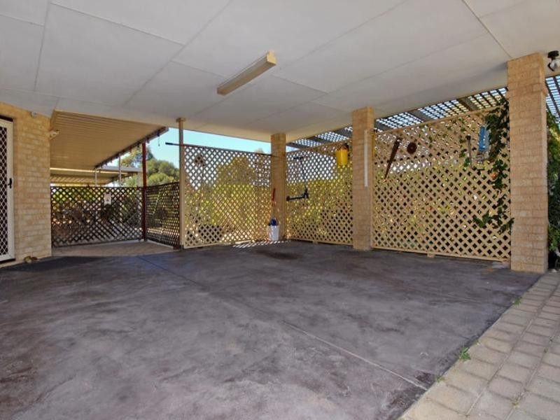 122 Victoria Road, Wattle Grove WA 6107