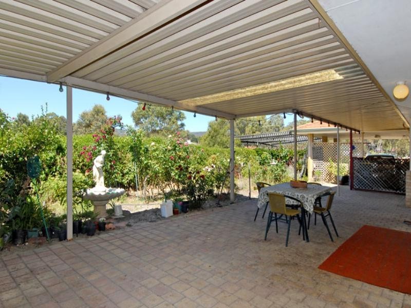 122 Victoria Road, Wattle Grove WA 6107