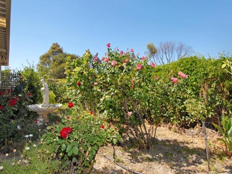 122 Victoria Road, Wattle Grove WA 6107