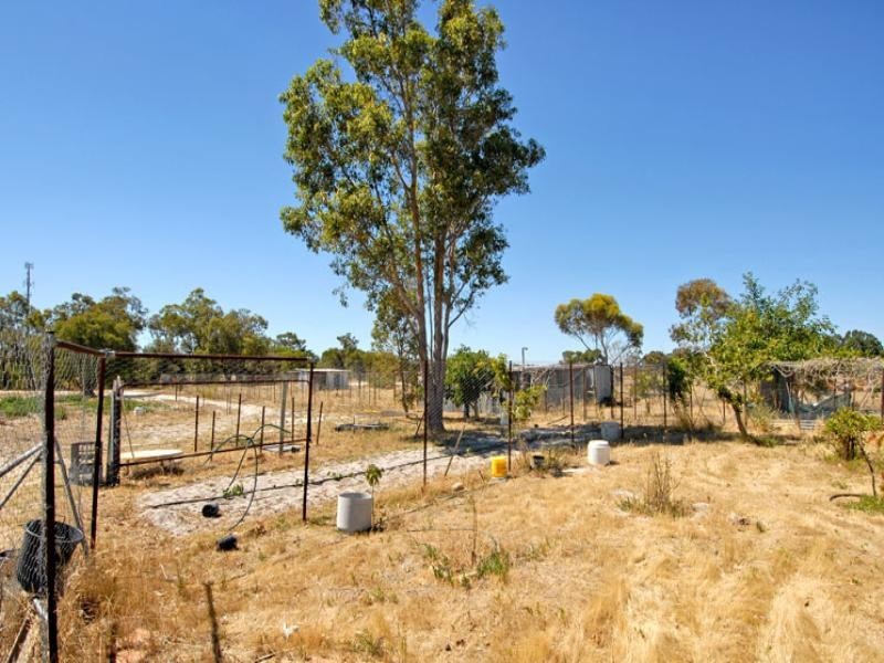 122 Victoria Road, Wattle Grove WA 6107