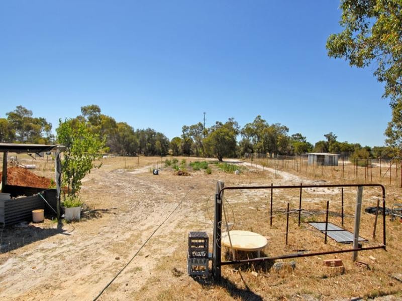 122 Victoria Road, Wattle Grove WA 6107