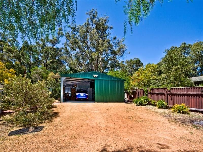 23 Lyndhurst Road, Kalamunda WA 6076