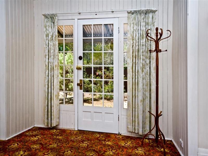 23 Lyndhurst Road, Kalamunda WA 6076