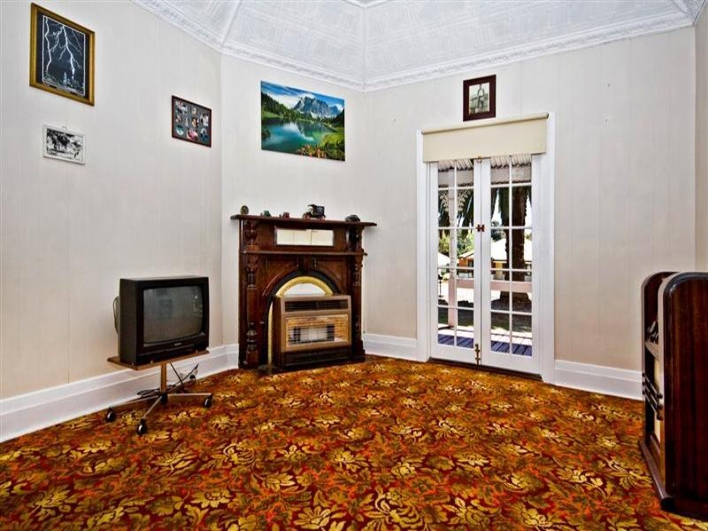 23 Lyndhurst Road, Kalamunda WA 6076