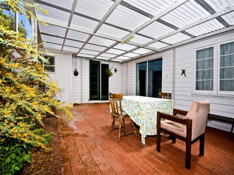 23 Lyndhurst Road, Kalamunda WA 6076