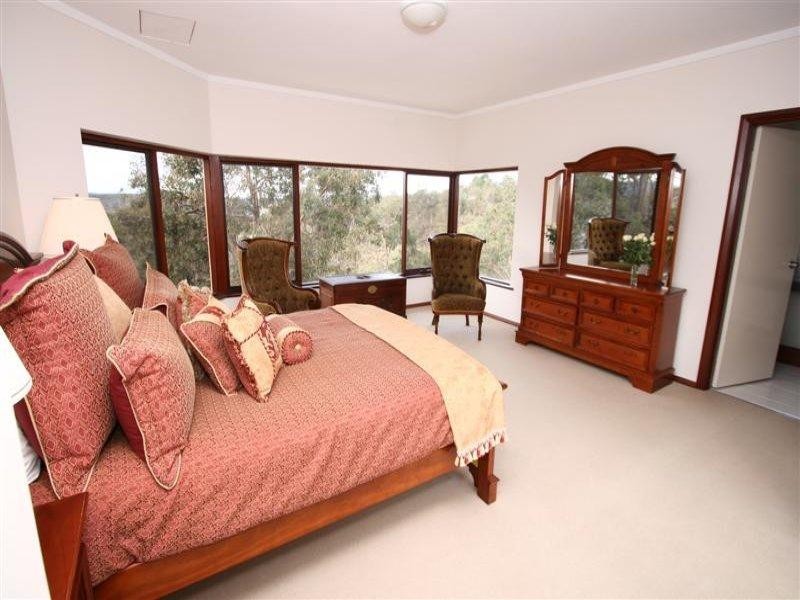 34 Graham Road, Gooseberry Hill WA 6076