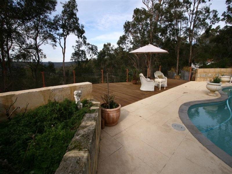 34 Graham Road, Gooseberry Hill WA 6076