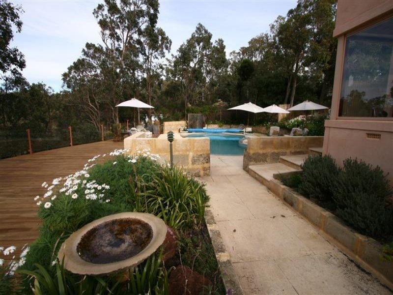 34 Graham Road, Gooseberry Hill WA 6076