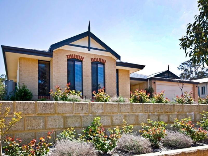 B/8 urch Road, Kalamunda WA 6076