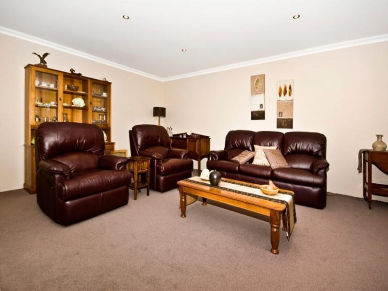 B/8 urch Road, Kalamunda WA 6076