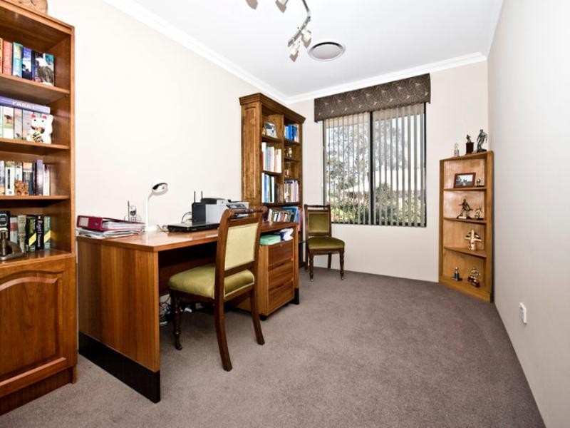 B/8 urch Road, Kalamunda WA 6076