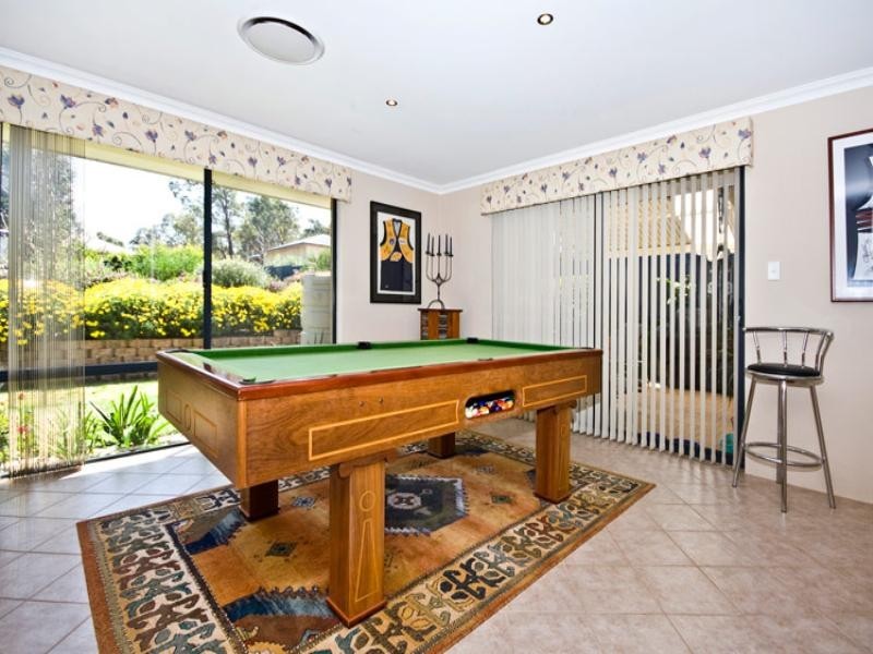 B/8 urch Road, Kalamunda WA 6076