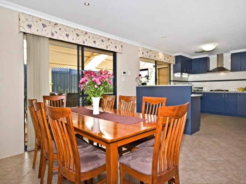 B/8 urch Road, Kalamunda WA 6076