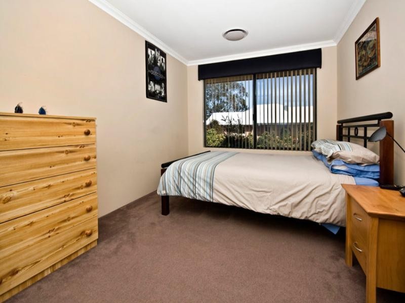 B/8 urch Road, Kalamunda WA 6076