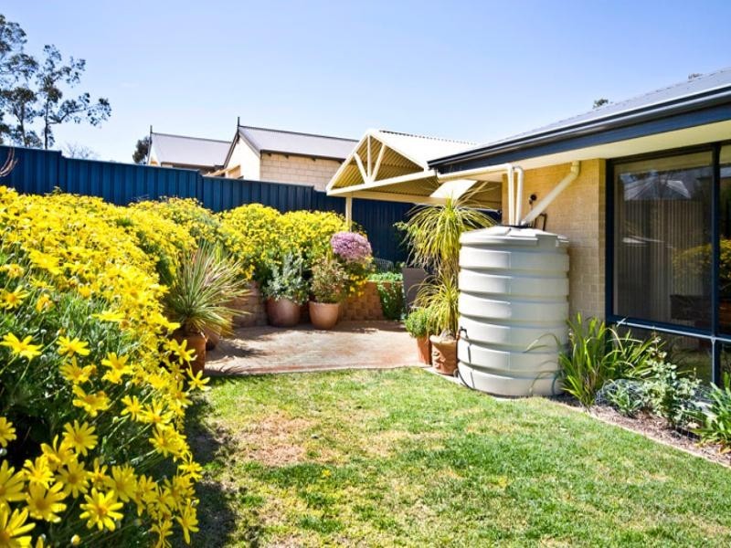 B/8 urch Road, Kalamunda WA 6076