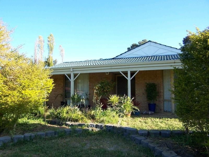 24 rootes Road, Lesmurdie WA 6076