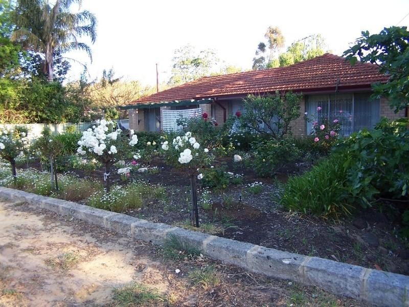 21 Traylen Road, Kalamunda WA 6076