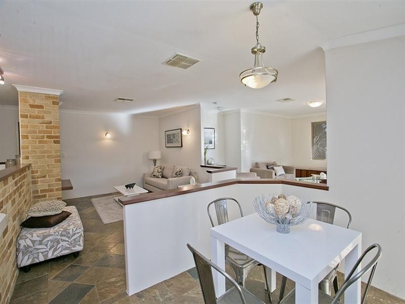 7 Burns Road, Kalamunda WA 6076