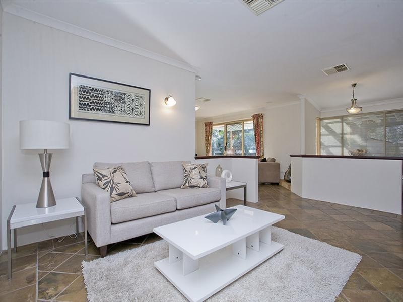 7 Burns Road, Kalamunda WA 6076