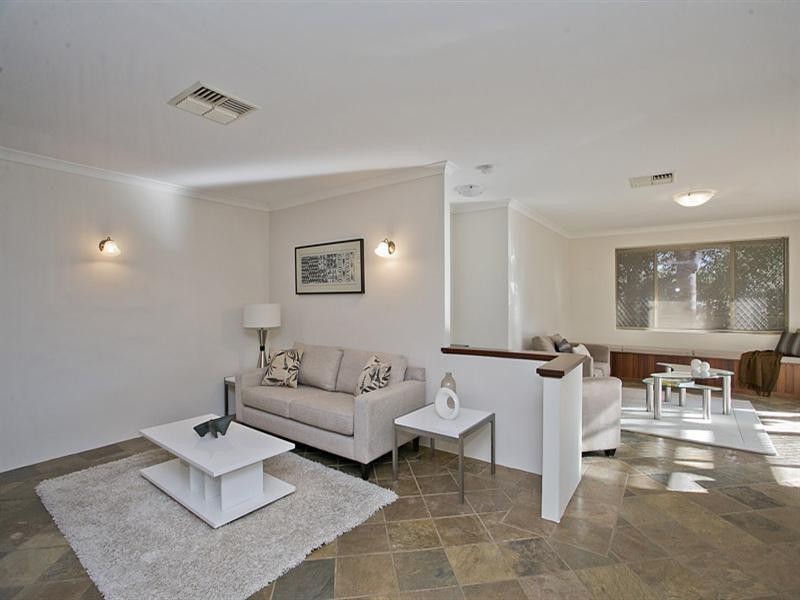 7 Burns Road, Kalamunda WA 6076