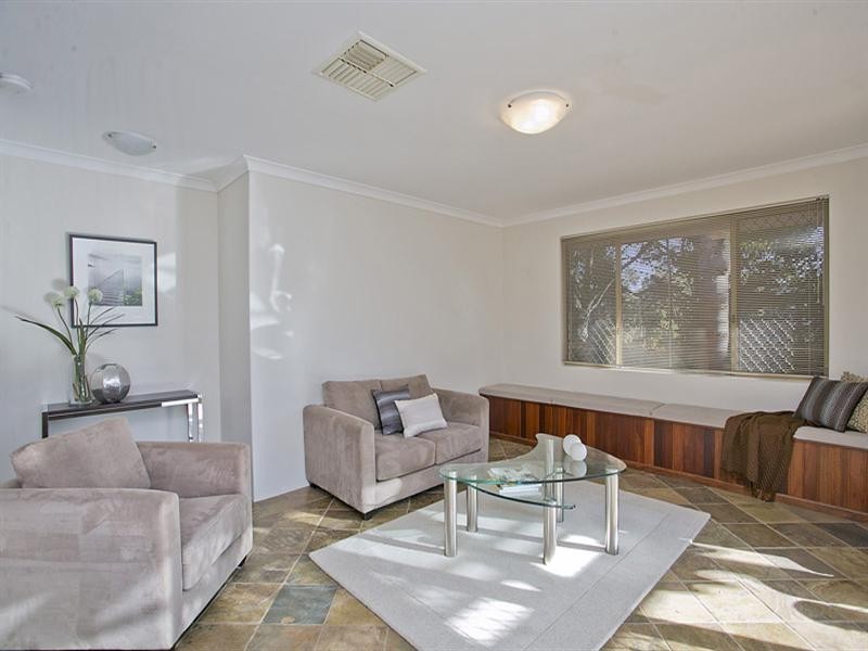 7 Burns Road, Kalamunda WA 6076